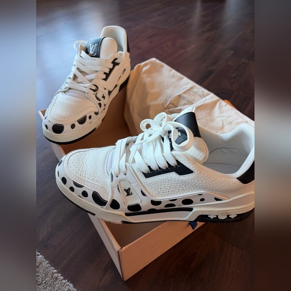 Louis Vuitton Black and white spots Trainer sneakers